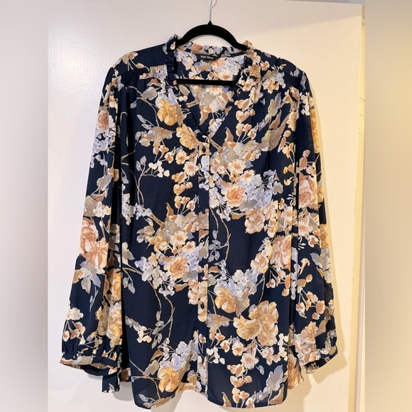 Well Worn Tops - Well Worn 3x long sleeve blouse